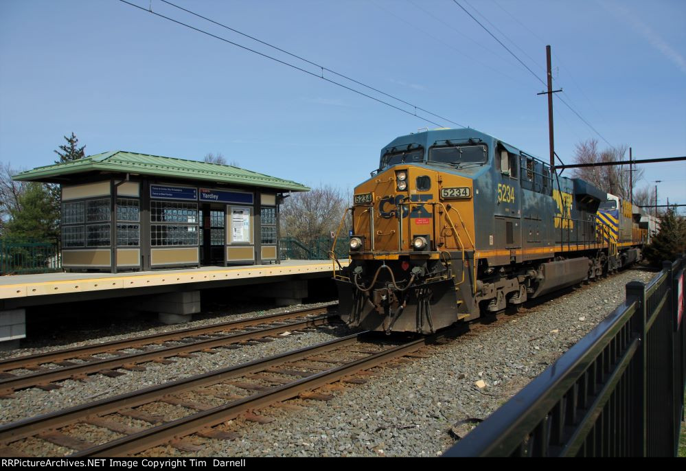 CSX 5234 leads X421